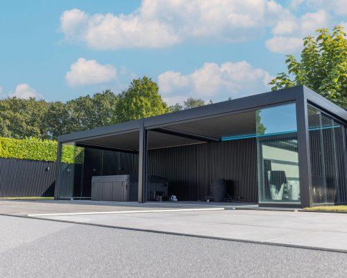 Cube-met-glazen-schuifwanden-in-showhuis-MB-Veranda-4-scaled (3)