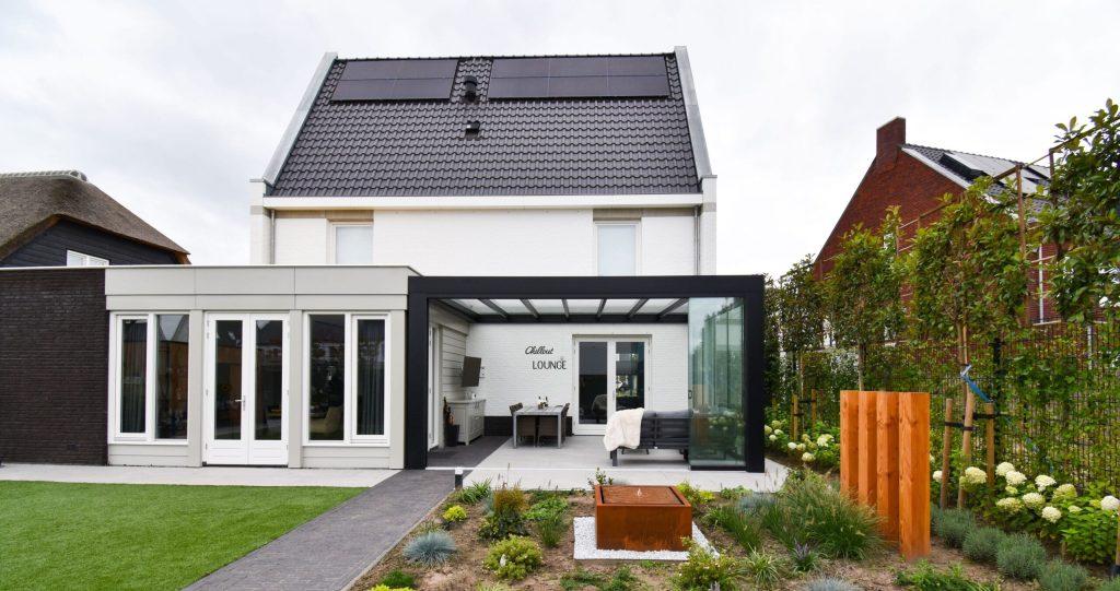 cube met glazen schuifwanden in veldhoven