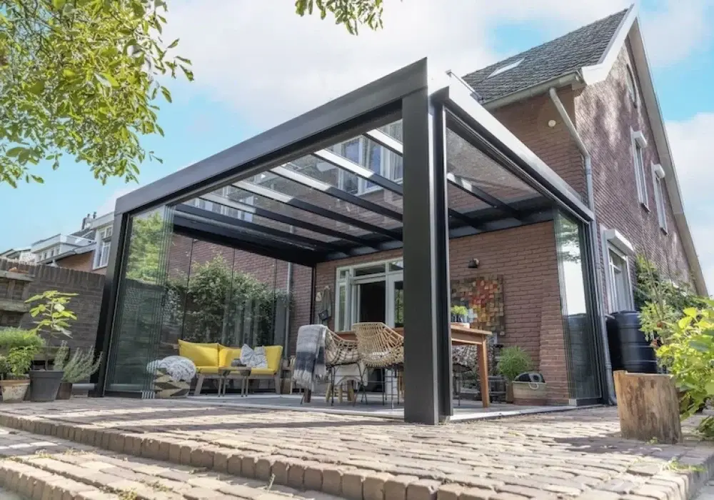 Cube veranda met open deuren