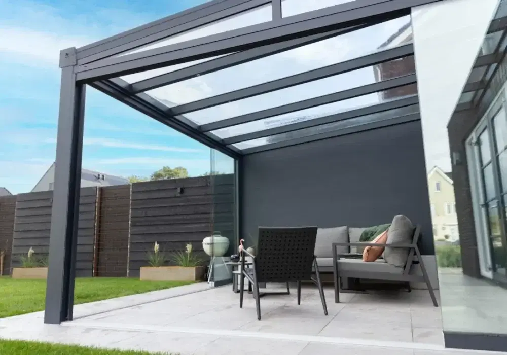 Kopie van Tuinkamer-met-glazen-schuifwanden-in-Pijnacker-